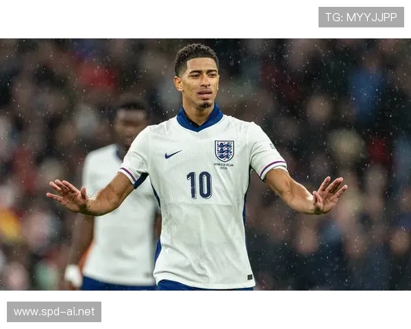 罗德里与贝林厄姆的中场全能性对比:核心职能与战术角色差异在哪 罗德里与贝林厄姆的中场全能性对比:核心职能与战术角色差异在哪