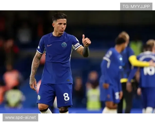 从8号位到组织核心:恩佐的角色演变 从8号位到组织核心:恩佐的角色演变