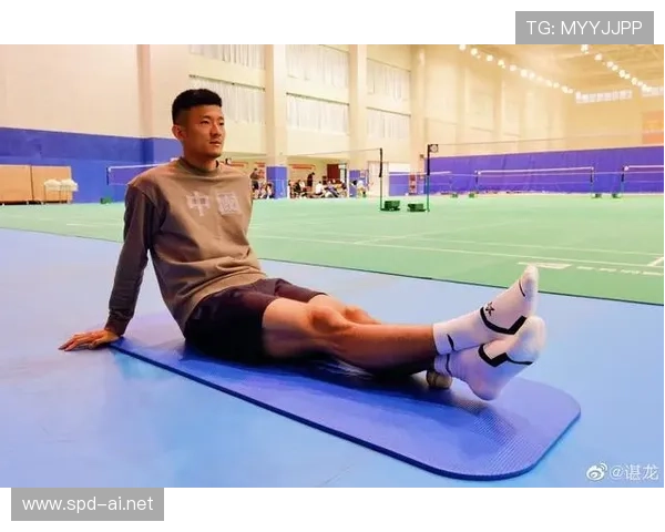 谌龙训练完顺手给老婆买了个包，价格够我交十年房租